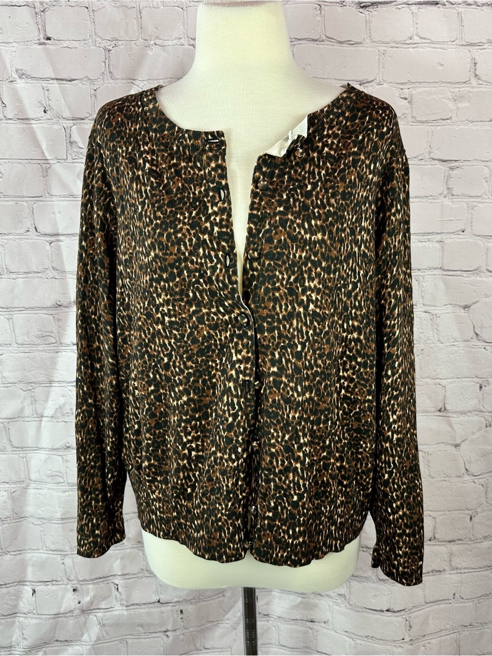 Talbots Leopard Print cardigan sweater petite 2Xp layering office neutral